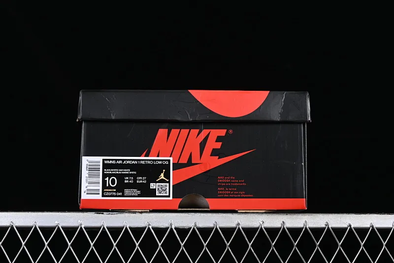All categories Air Jordan Jordan series basketball shoes Air Jordan 1 Low G version pure original Air Jordan 1 Low OG AJ1 Joe 1 customized version black and blue full head layer low-top basketball shoes CZ0775-041